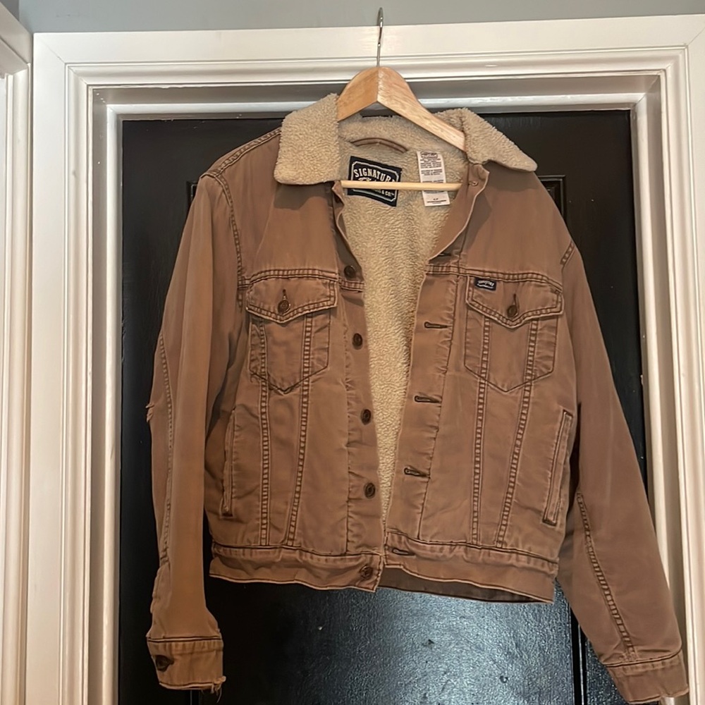 Levi’s Sherpa lined brown jean jacket style coat.